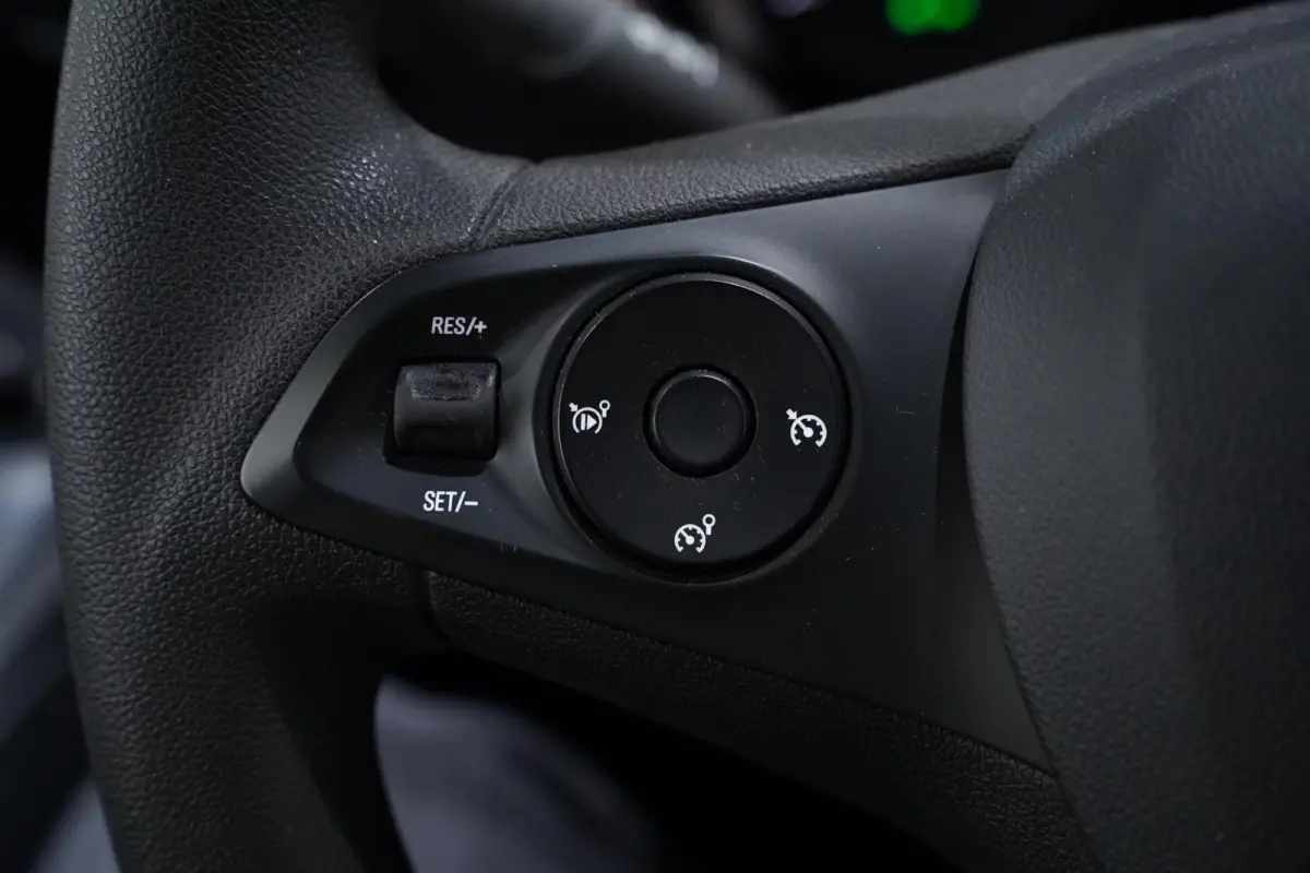 1.5D 102 pk L1H1 Edition Navi, Airco Cruise Control, NAP, Laadruimte Pakket, PDC achter, 2-Zits