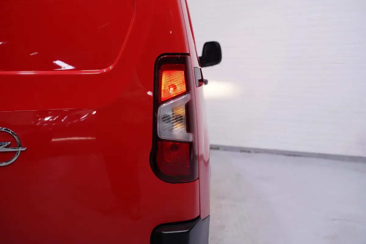 1.5D 102 pk L1H1 Edition Navi, Airco Cruise Control, NAP, Laadruimte Pakket, PDC achter, 2-Zits