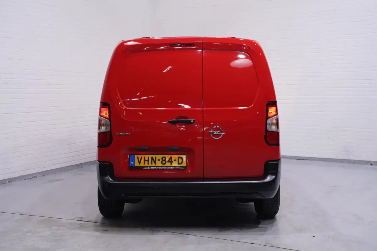 1.5D 102 pk L1H1 Edition Navi, Airco Cruise Control, NAP, Laadruimte Pakket, PDC achter, 2-Zits