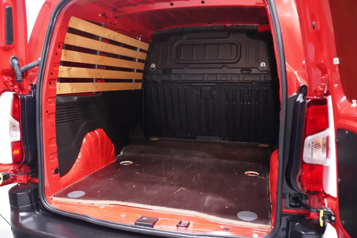 1.5D 102 pk L1H1 Edition Navi, Airco Cruise Control, NAP, Laadruimte Pakket, PDC achter, 2-Zits