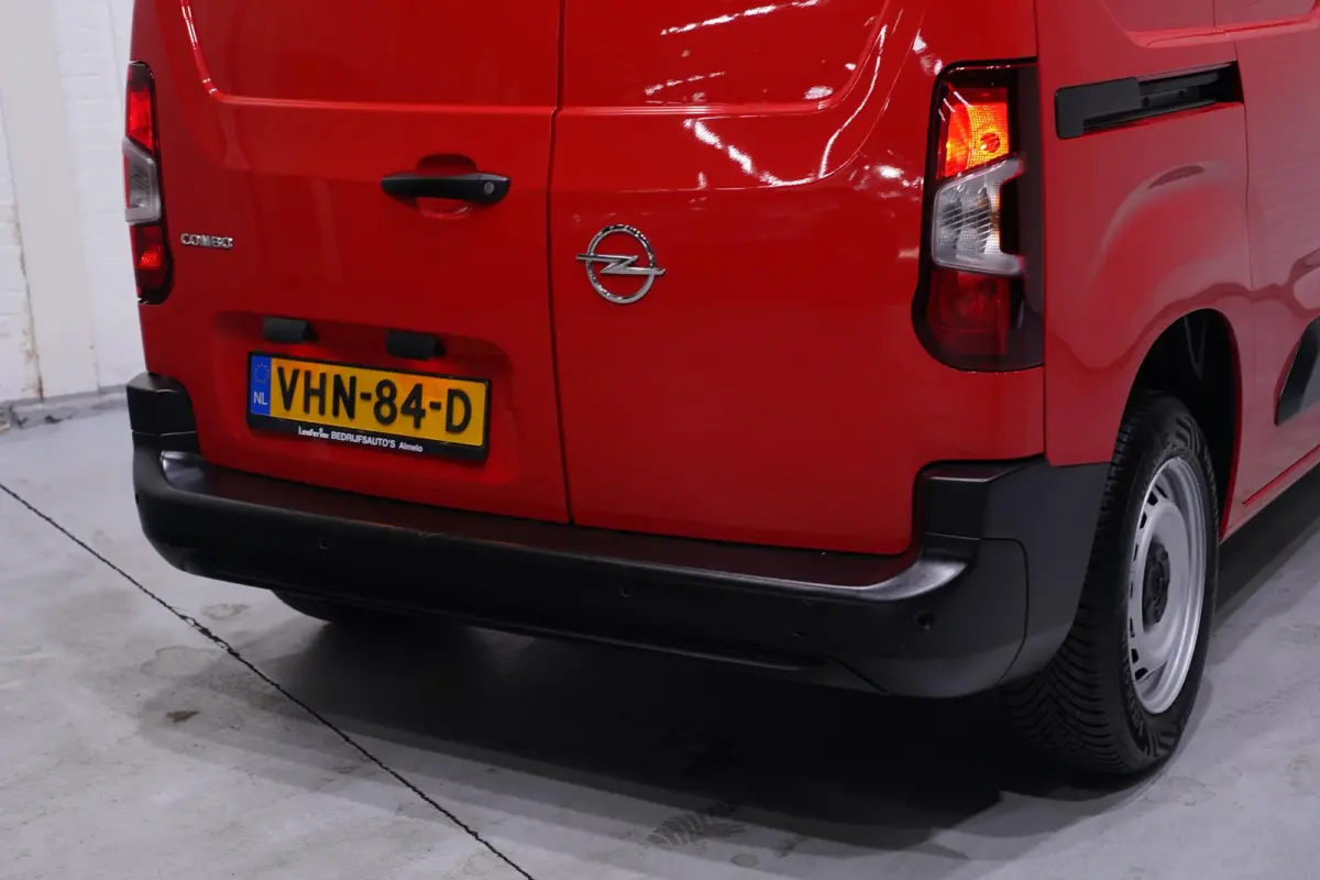 1.5D 102 pk L1H1 Edition Navi, Airco Cruise Control, NAP, Laadruimte Pakket, PDC achter, 2-Zits