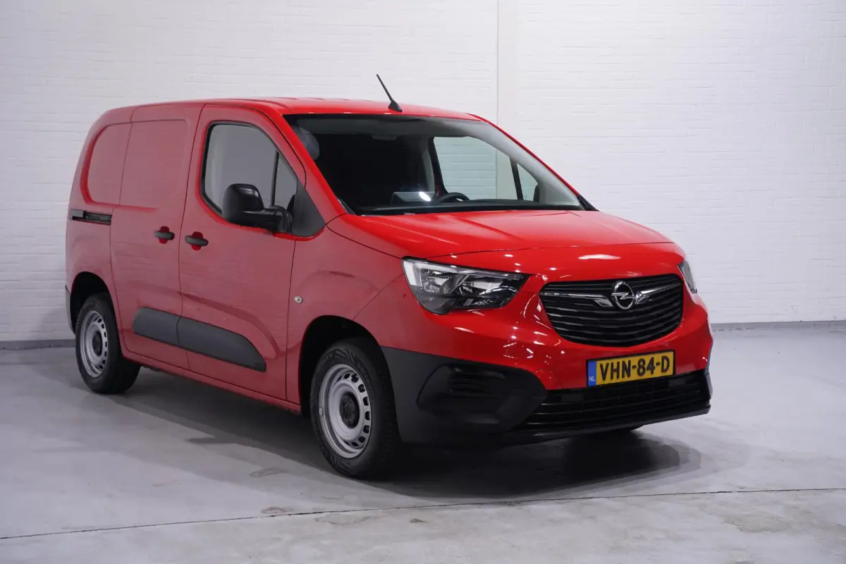 1.5D 102 pk L1H1 Edition Navi, Airco Cruise Control, NAP, Laadruimte Pakket, PDC achter, 2-Zits