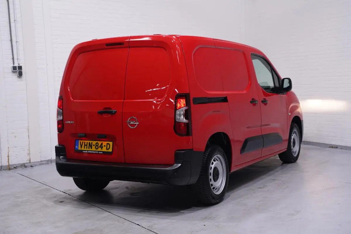 1.5D 102 pk L1H1 Edition Navi, Airco Cruise Control, NAP, Laadruimte Pakket, PDC achter, 2-Zits