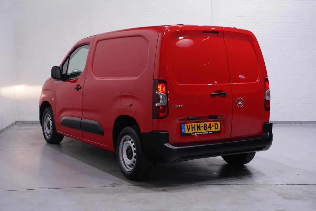 1.5D 102 pk L1H1 Edition Navi, Airco Cruise Control, NAP, Laadruimte Pakket, PDC achter, 2-Zits