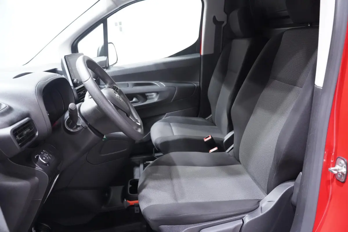1.5D 102 pk L1H1 Edition Navi, Airco Cruise Control, NAP, Laadruimte Pakket, PDC achter, 2-Zits