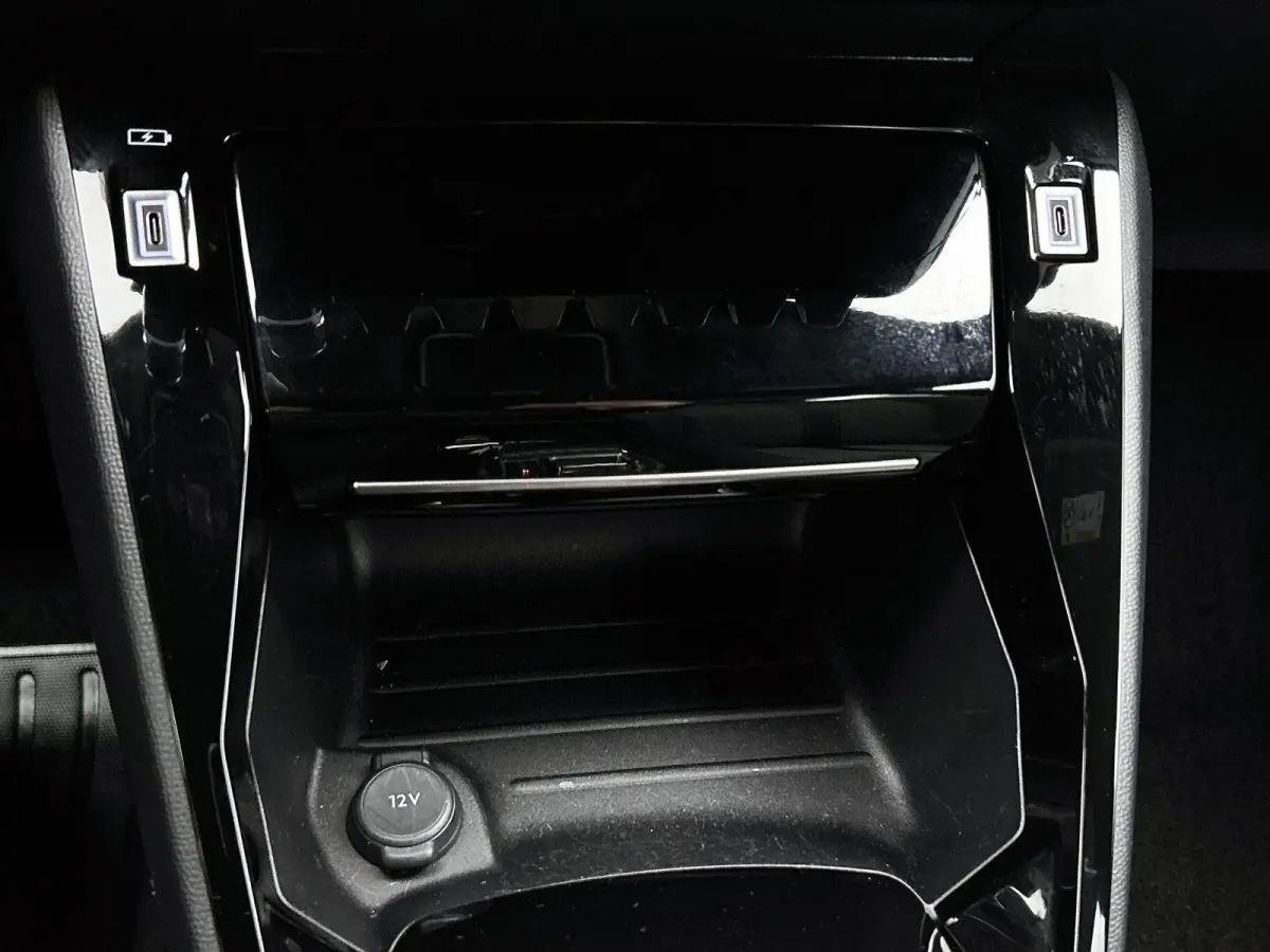EV Allure Avantage 54 kWh 156pk Automaat | Navigatie | Camera Voor + Achter | Adaptieve Cruise Control | Climate Control | 17"LMV | LED | Dodehoekdetectie | Apple Carplay/Android Auto |