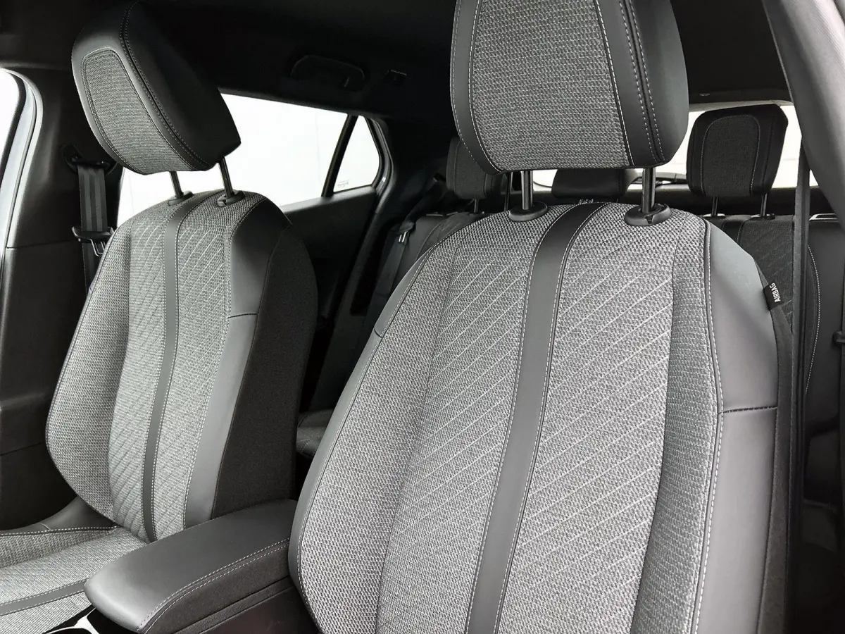 EV Allure Avantage 54 kWh 156pk Automaat | Navigatie | Camera Voor + Achter | Adaptieve Cruise Control | Climate Control | 17"LMV | LED | Dodehoekdetectie | Apple Carplay/Android Auto |