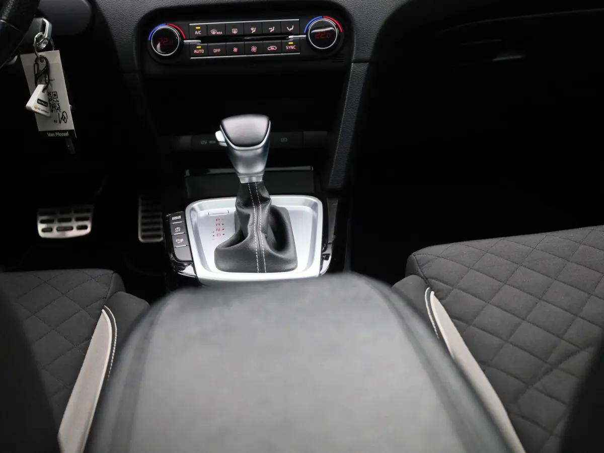 1.5 T-GDi MHEV GT-Line Edition Airco | Apple Carplay/Android Auto | Bluetooth | Cruise Control | Extra Getint Glas | Hill/Hold Functie | Lichtmetalen Velgen 17'' | Multimedia-Voorbereiding |