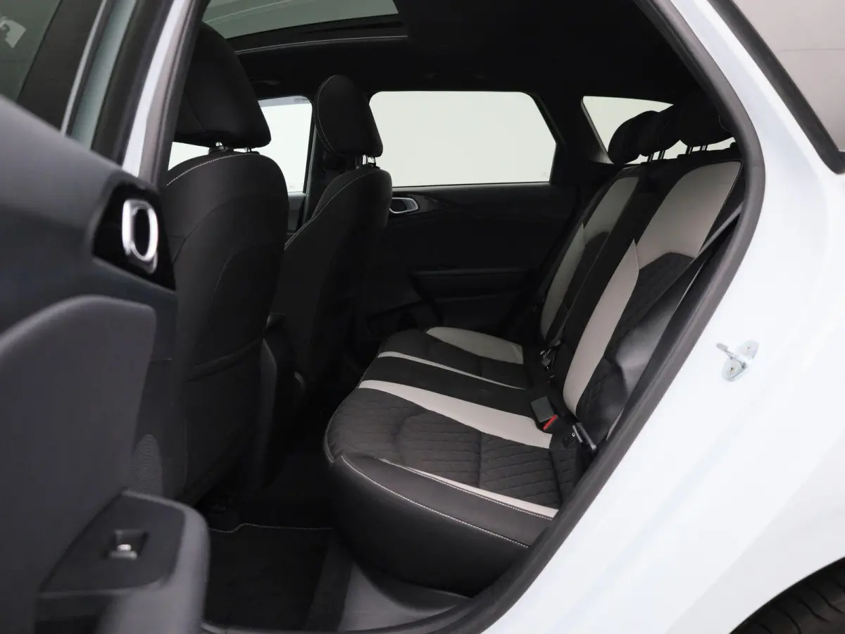 1.5 T-GDi MHEV GT-Line Edition Airco | Apple Carplay/Android Auto | Bluetooth | Cruise Control | Extra Getint Glas | Hill/Hold Functie | Lichtmetalen Velgen 17'' | Multimedia-Voorbereiding |