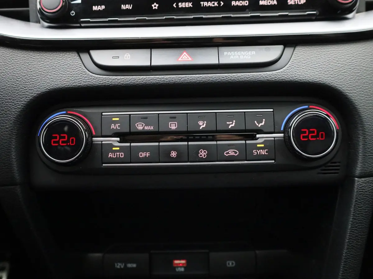 1.5 T-GDi MHEV GT-Line Edition Airco | Apple Carplay/Android Auto | Bluetooth | Cruise Control | Extra Getint Glas | Hill/Hold Functie | Lichtmetalen Velgen 17'' | Multimedia-Voorbereiding |