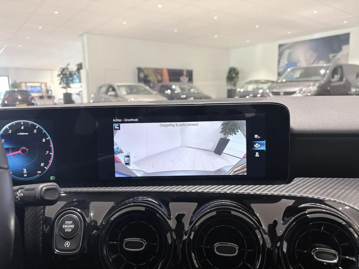 180 Business Solution Airco | Autonomous Emergency Braking | Cruise Control | Keyless Start | LED Koplampen | Lichtmetalen Velgen 16'' | Parkeer Assistent | Parkeersensor Voor en Achter | Re