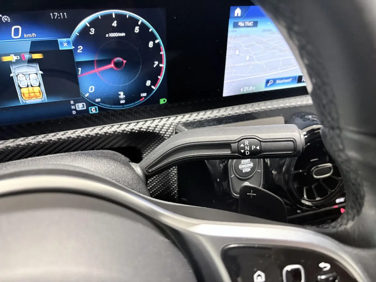 180 Business Solution Airco | Autonomous Emergency Braking | Cruise Control | Keyless Start | LED Koplampen | Lichtmetalen Velgen 16'' | Parkeer Assistent | Parkeersensor Voor en Achter | Re