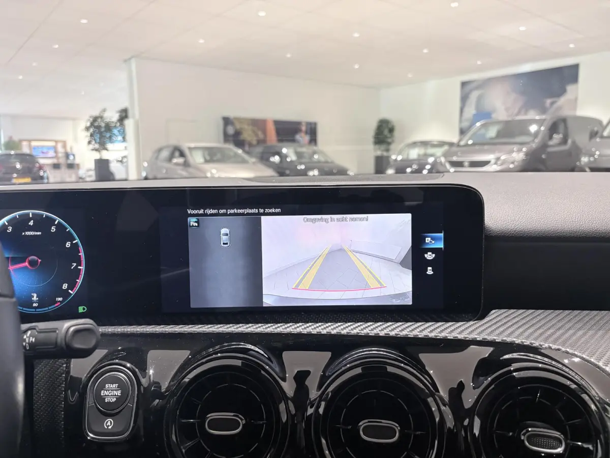 180 Business Solution Airco | Autonomous Emergency Braking | Cruise Control | Keyless Start | LED Koplampen | Lichtmetalen Velgen 16'' | Parkeer Assistent | Parkeersensor Voor en Achter | Re
