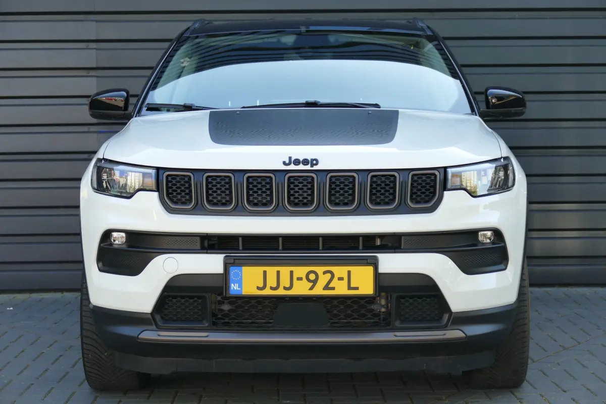 4xe 240 PLUG-IN HYBRID UPLAND AUTOMAAT / NAVI / CLIMA / 18" LMV / CAMERA / FULL-LED / KEYLESS / STOELVERWARMING / BLUETOOTH / ADAPT. CRUISECONTROL / 1E EIGENAAR / SCHITTERENDE STAAT !!