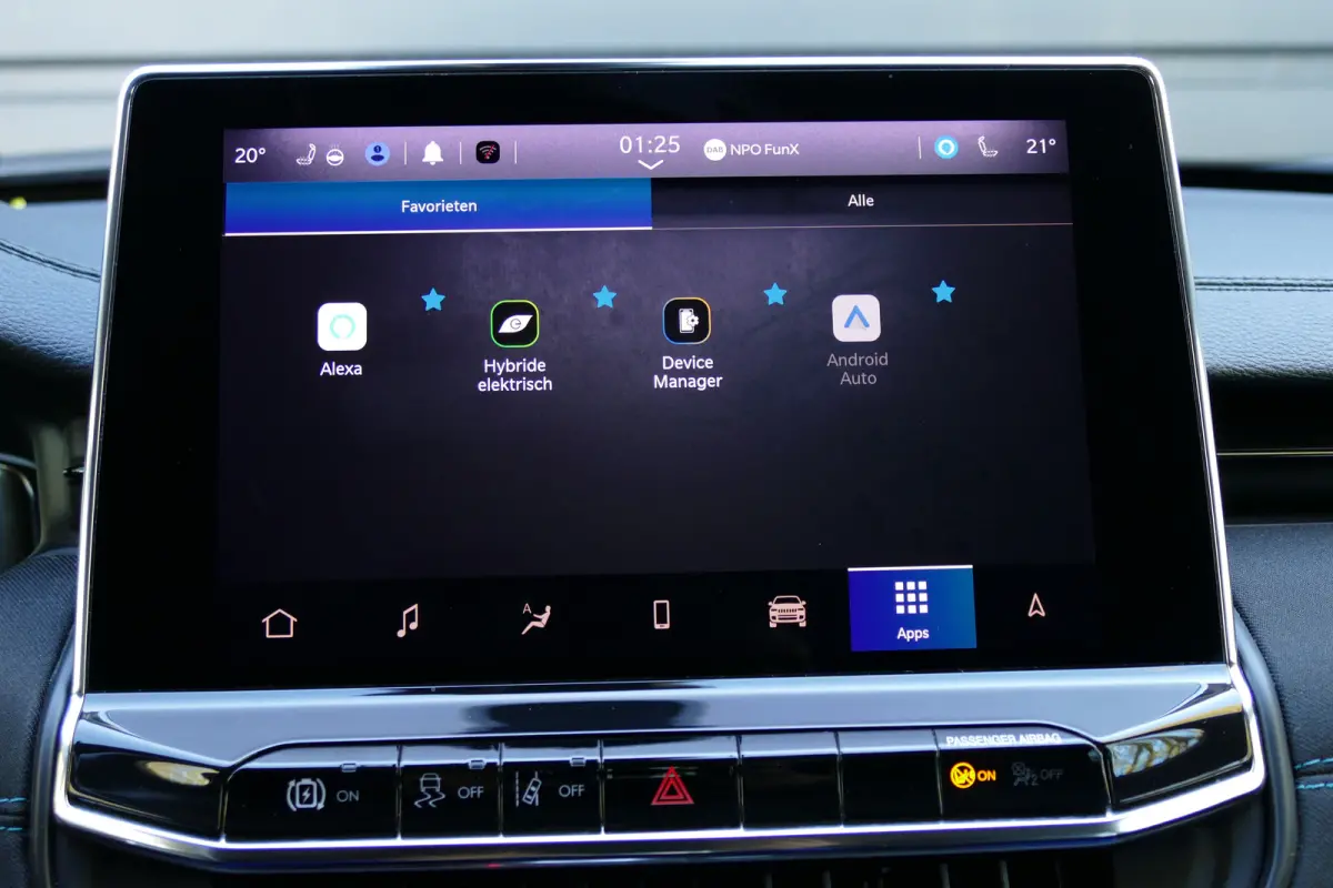 4xe 240 PLUG-IN HYBRID UPLAND AUTOMAAT / NAVI / CLIMA / 18" LMV / CAMERA / FULL-LED / KEYLESS / STOELVERWARMING / BLUETOOTH / ADAPT. CRUISECONTROL / 1E EIGENAAR / SCHITTERENDE STAAT !!