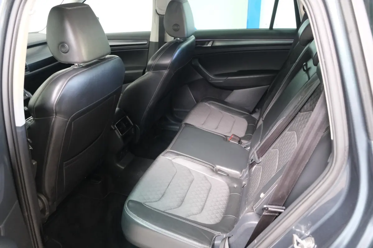 1.5 TSI Business Edition 7p. > €14750,-Netto Export <
