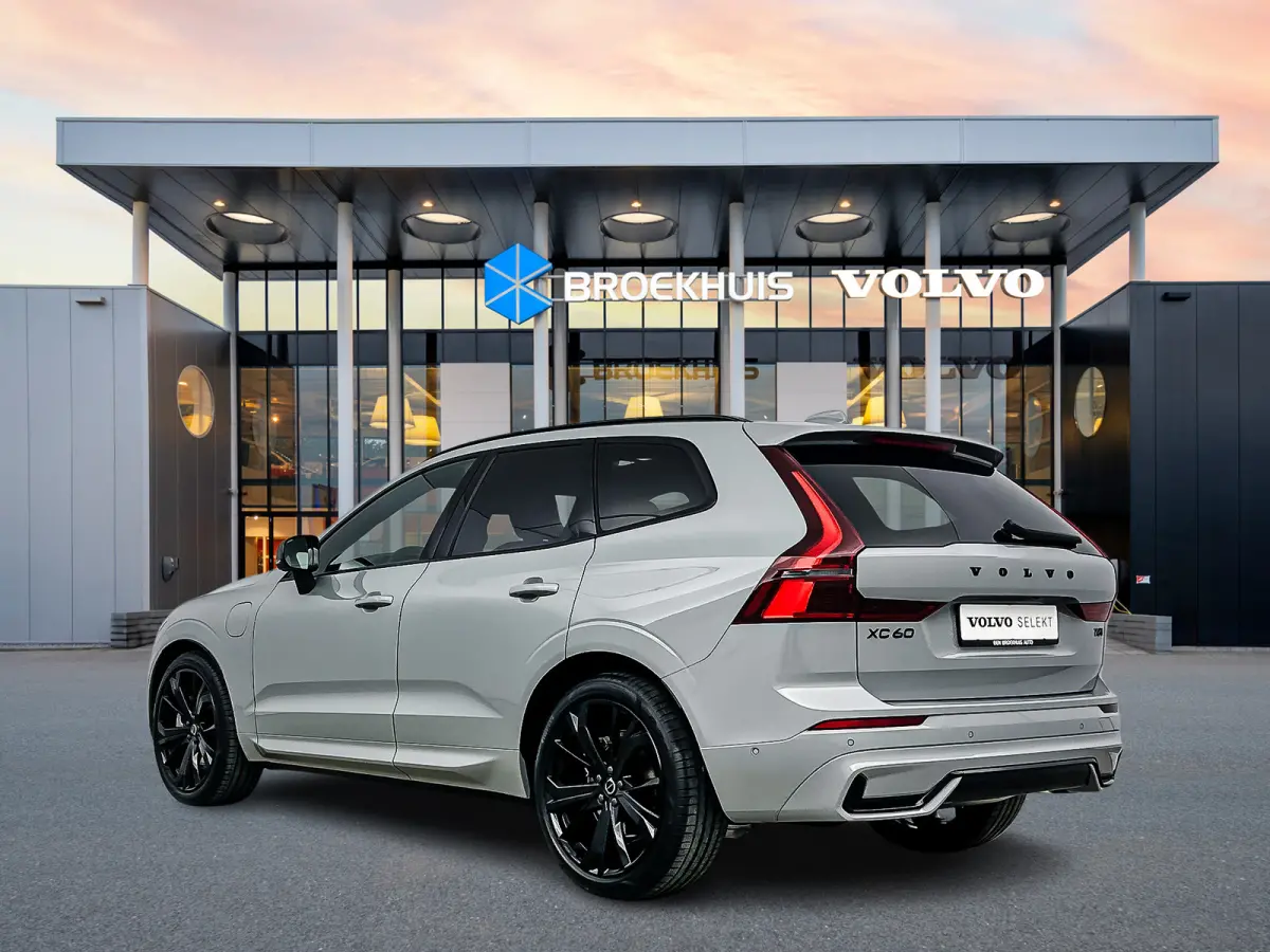 T6 Recharge Ultra Black Edition | 21" | Luchtvering | Head-Up | Panoramadak | Harman Kardon | Leder Dashboard | 360 Camera | Elektr. verst. Stoelen | Full LED