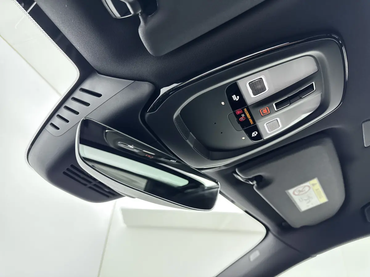 T6 Recharge Ultra Black Edition | 21" | Luchtvering | Head-Up | Panoramadak | Harman Kardon | Leder Dashboard | 360 Camera | Elektr. verst. Stoelen | Full LED