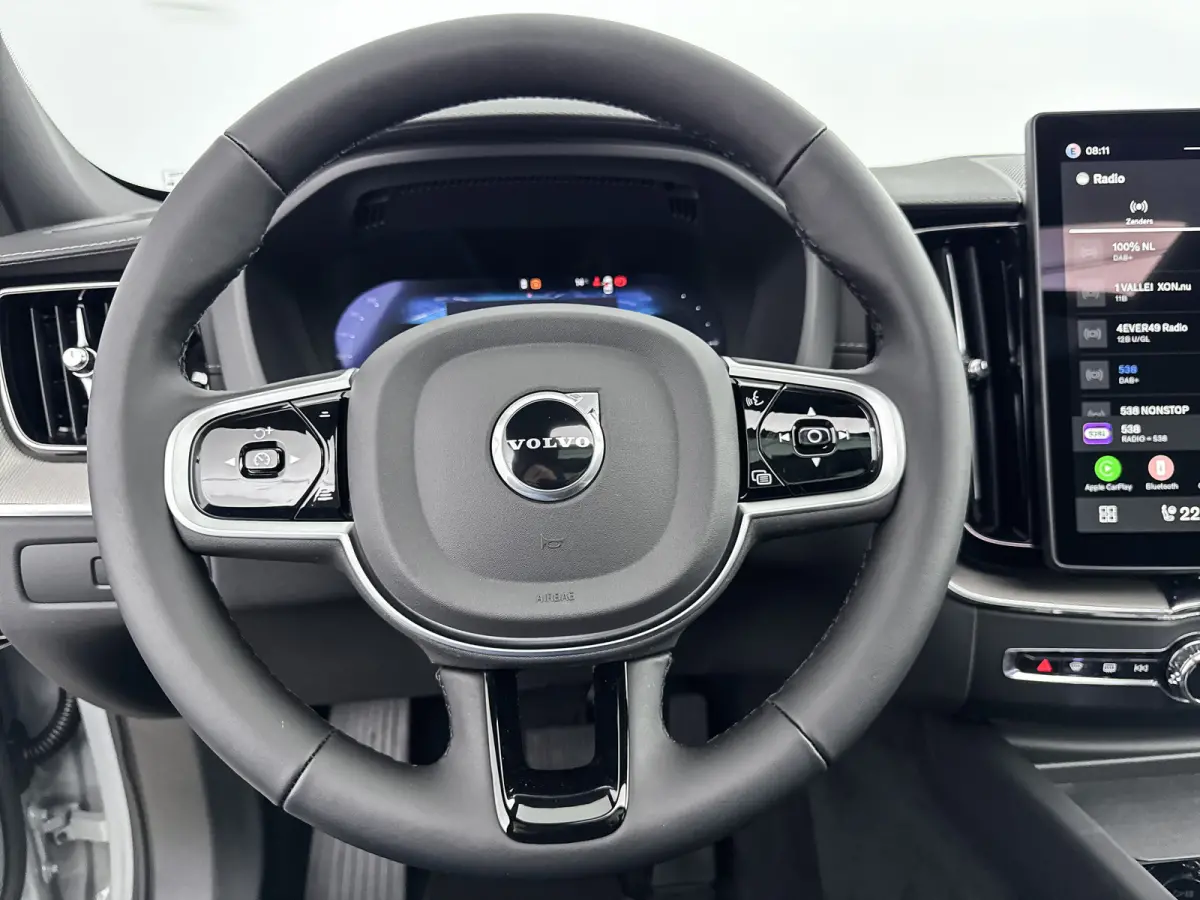 T6 Recharge Ultra Black Edition | 21" | Luchtvering | Head-Up | Panoramadak | Harman Kardon | Leder Dashboard | 360 Camera | Elektr. verst. Stoelen | Full LED
