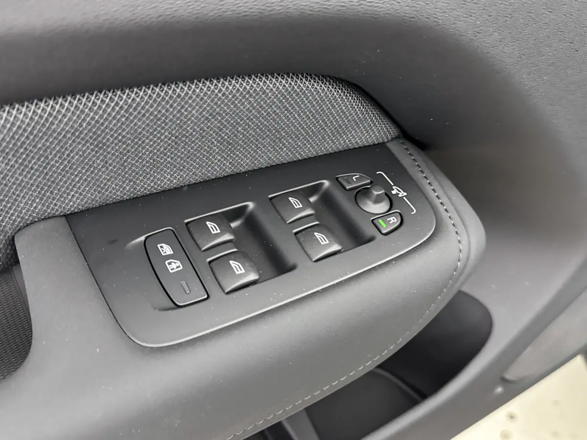 T6 Recharge Ultra Black Edition | 21" | Luchtvering | Head-Up | Panoramadak | Harman Kardon | Leder Dashboard | 360 Camera | Elektr. verst. Stoelen | Full LED