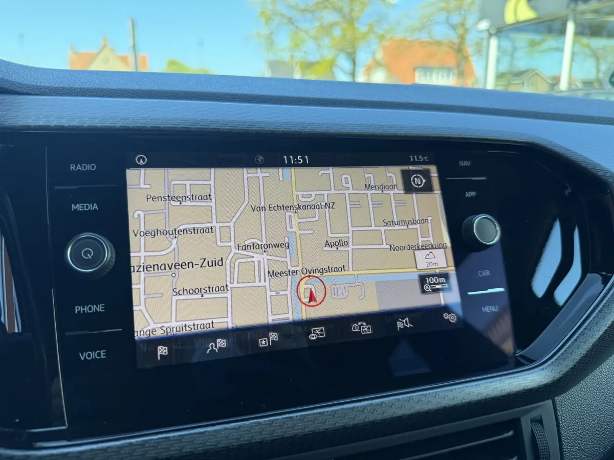 1.0 TSI Style R-Line. | AUTOMAAT | VIRTUAL | BEATS AUDIO | NAVI | KEYLESS |