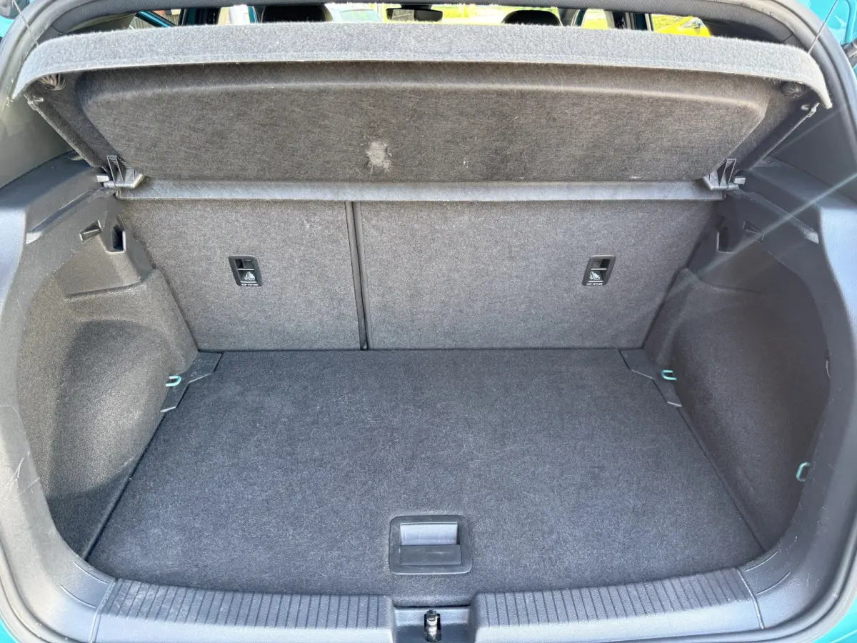 1.0 TSI Style R-Line. | AUTOMAAT | VIRTUAL | BEATS AUDIO | NAVI | KEYLESS |