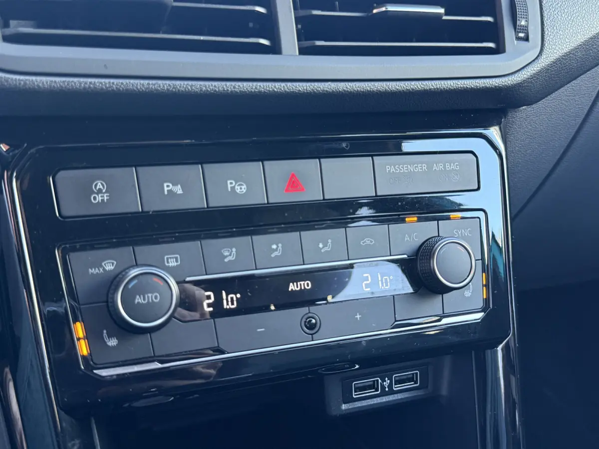 1.0 TSI Style R-Line. | AUTOMAAT | VIRTUAL | BEATS AUDIO | NAVI | KEYLESS |