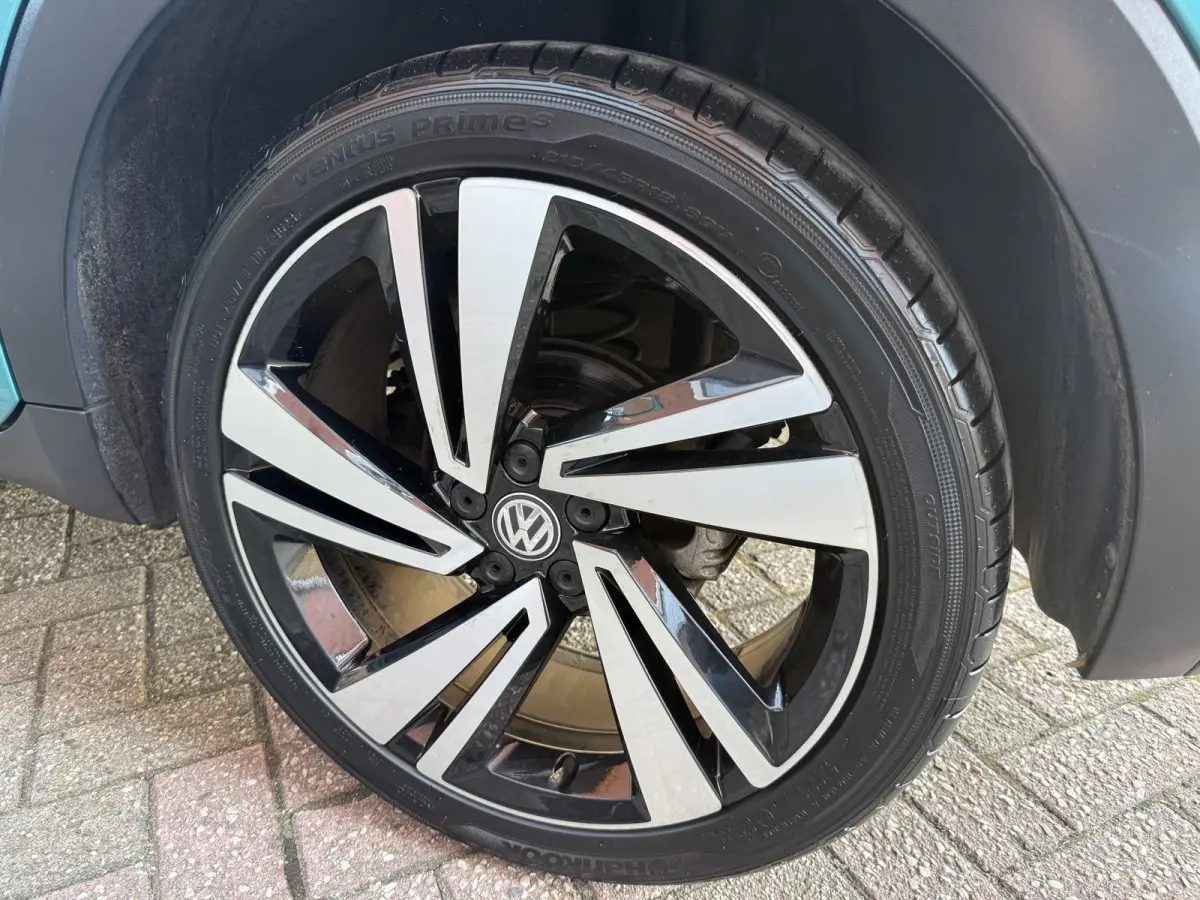1.0 TSI Style R-Line. | AUTOMAAT | VIRTUAL | BEATS AUDIO | NAVI | KEYLESS |
