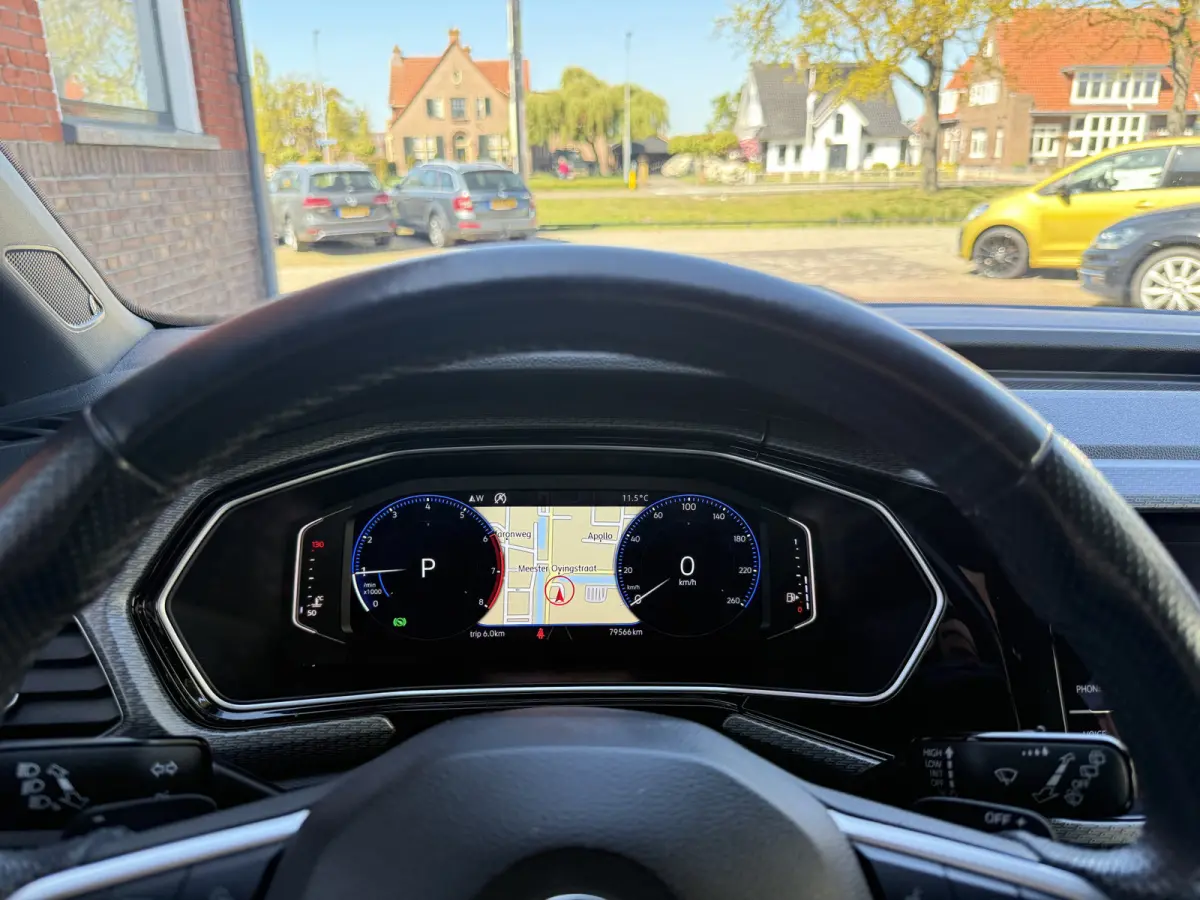 1.0 TSI Style R-Line. | AUTOMAAT | VIRTUAL | BEATS AUDIO | NAVI | KEYLESS |