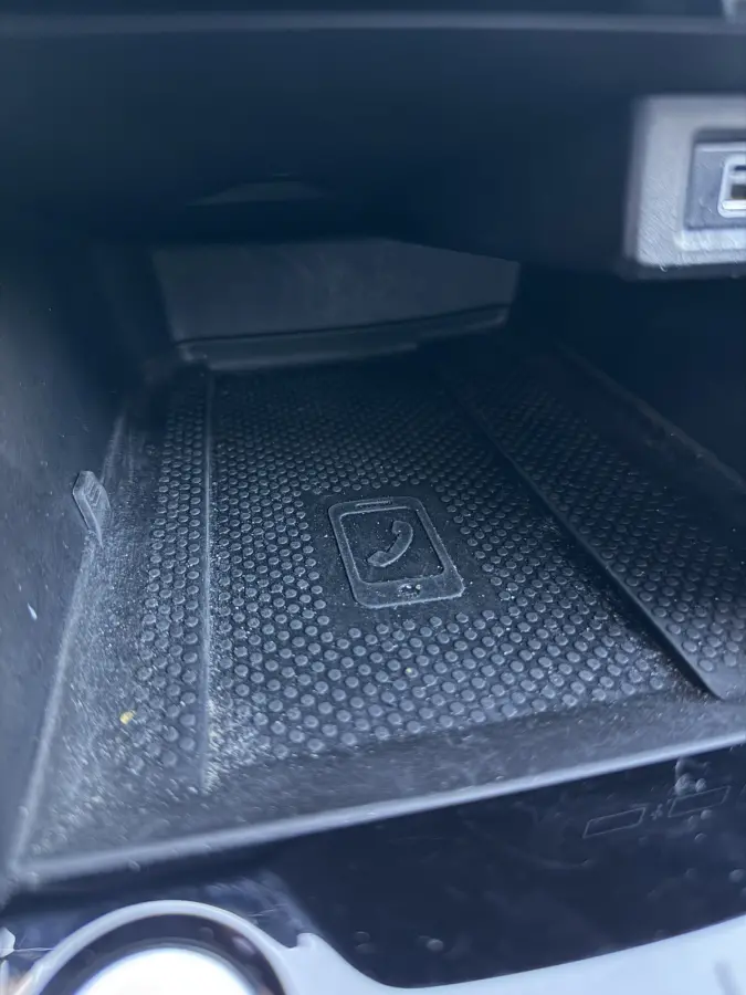 1.0 TSI Style R-Line. | AUTOMAAT | VIRTUAL | BEATS AUDIO | NAVI | KEYLESS |