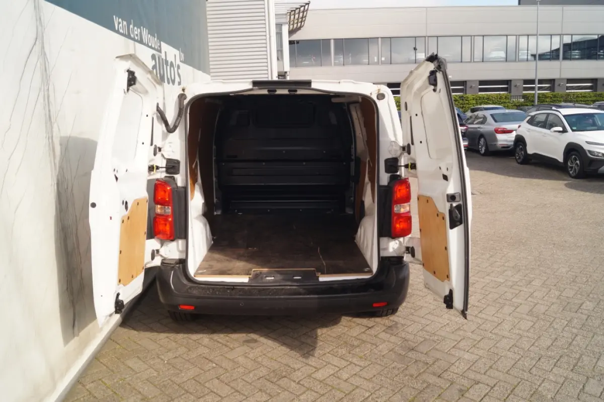 1.5 BlueHDI Standard Premium -NAVI-AIRCO-