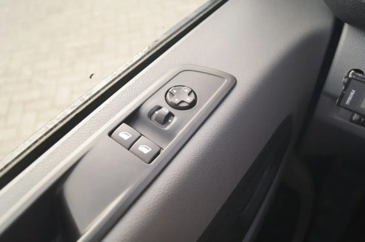 1.5 BlueHDI Standard Premium -NAVI-AIRCO-