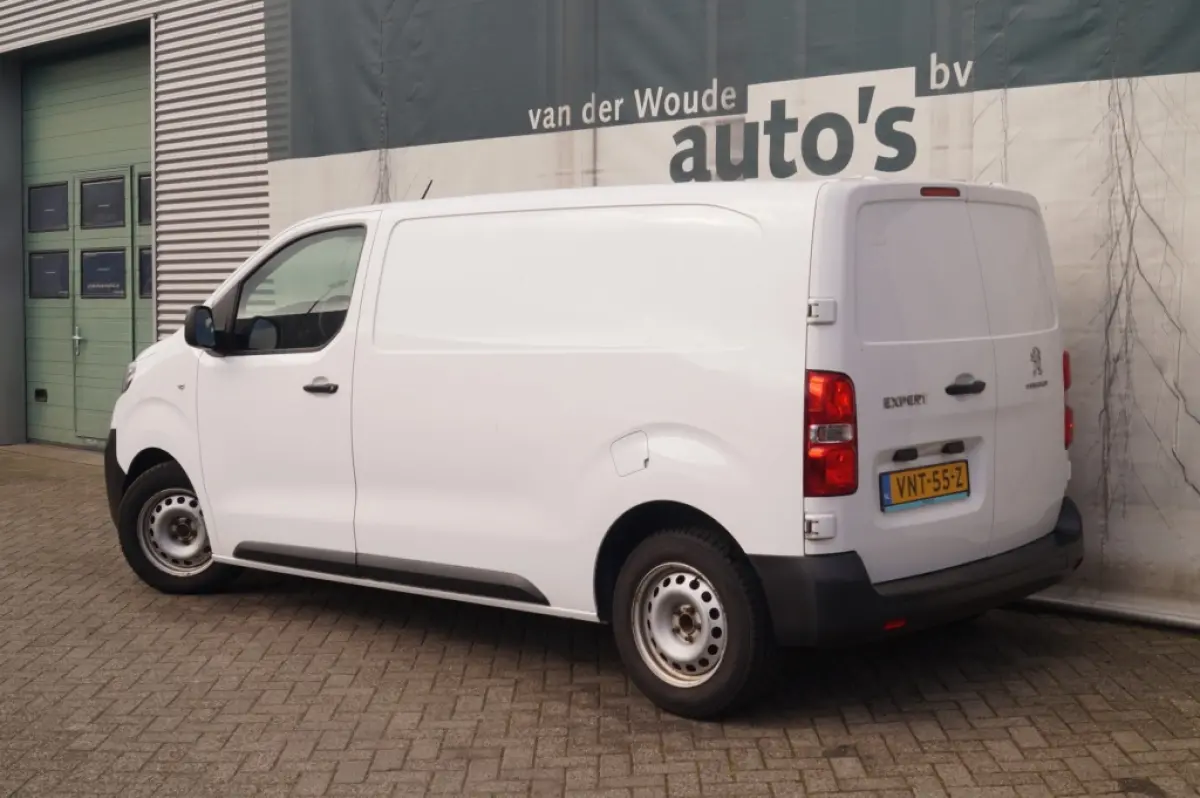 1.5 BlueHDI Standard Premium -NAVI-AIRCO-