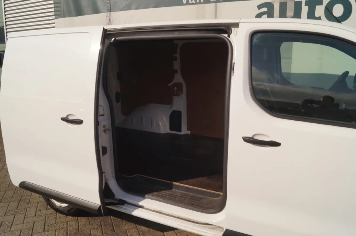 1.5 BlueHDI Standard Premium -NAVI-AIRCO-