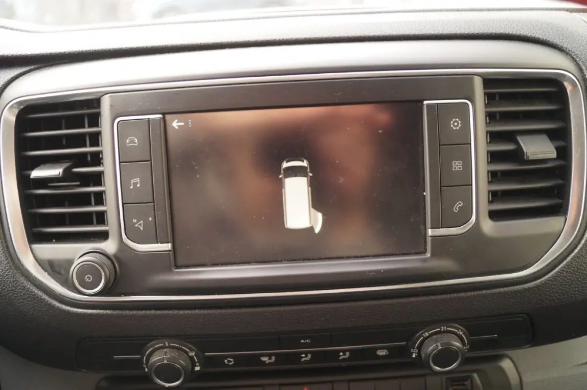1.5 BlueHDI Standard Premium -NAVI-AIRCO-