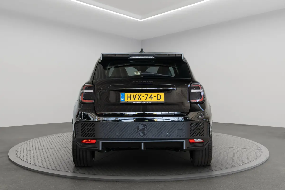 Turismo 54 kWh | 8 Jaar Garantie | 20 Inch Velgen | Apple Carplay & Android Auto | LED | Keyless | Parkeersensoren | Mistlampen |