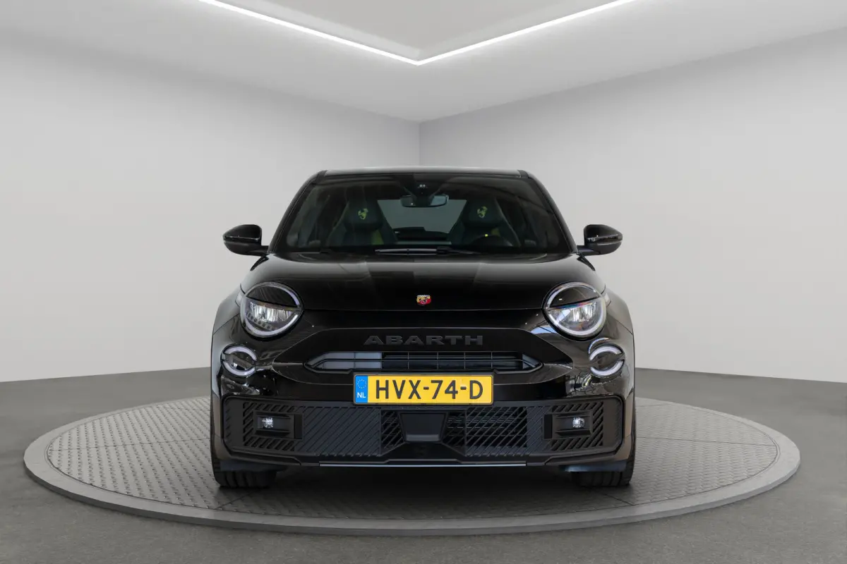 Turismo 54 kWh | 8 Jaar Garantie | 20 Inch Velgen | Apple Carplay & Android Auto | LED | Keyless | Parkeersensoren | Mistlampen |