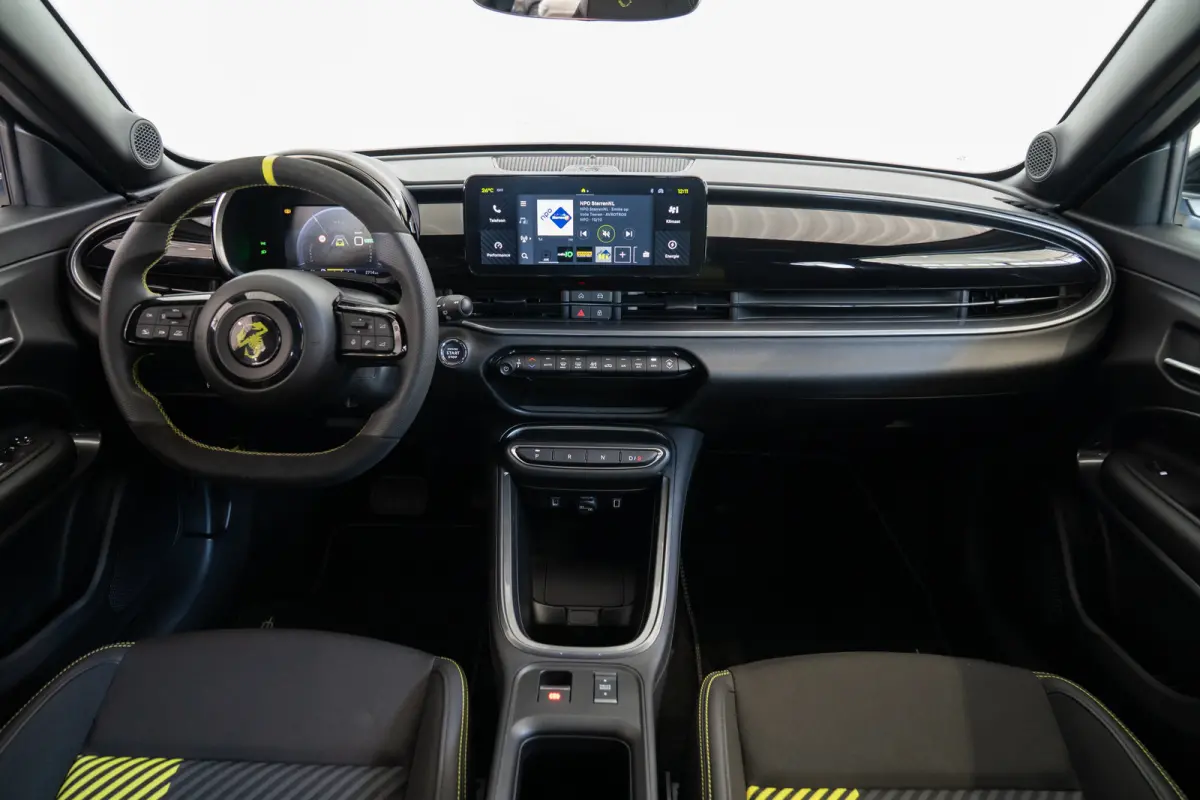 Turismo 54 kWh | 8 Jaar Garantie | 20 Inch Velgen | Apple Carplay & Android Auto | LED | Keyless | Parkeersensoren | Mistlampen |