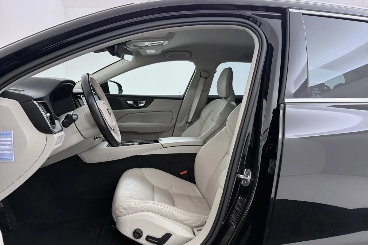 2.0 T6 Plug-in hybrid AWD Core Bright | Dealer onderhouden | Camera | Trekhaak