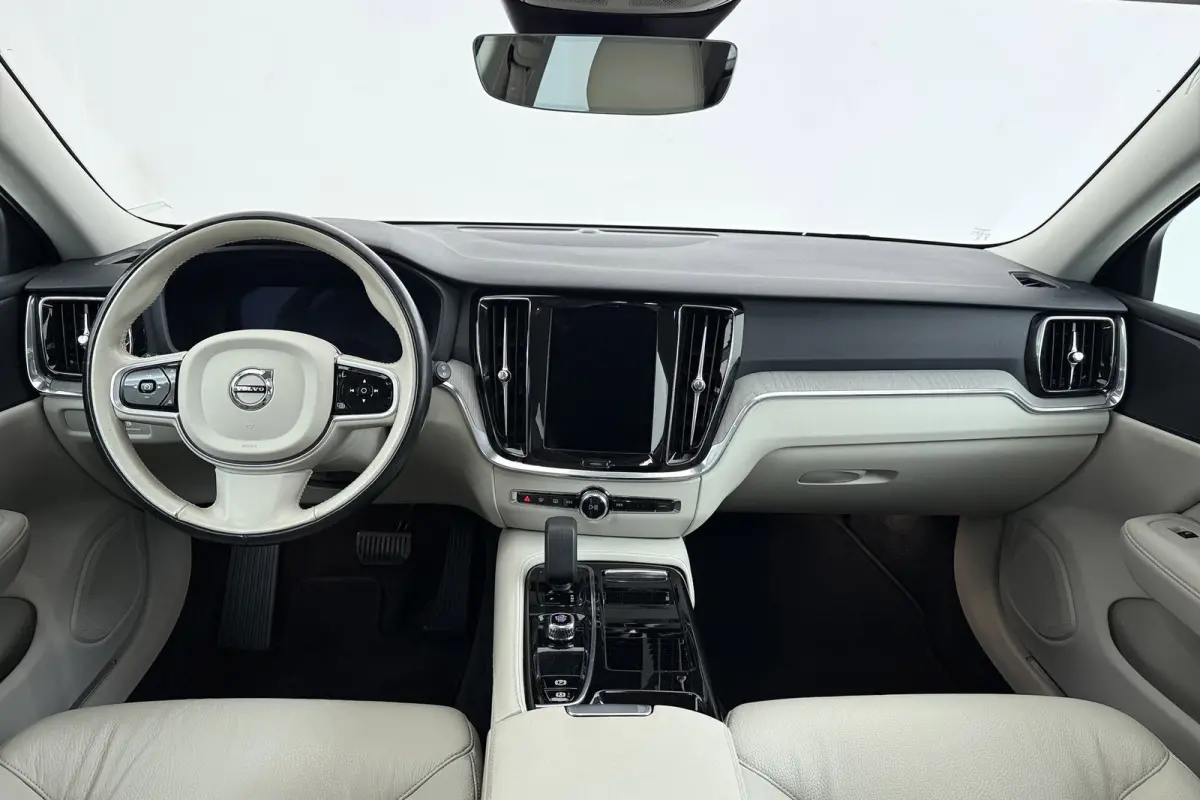 2.0 T6 Plug-in hybrid AWD Core Bright | Dealer onderhouden | Camera | Trekhaak