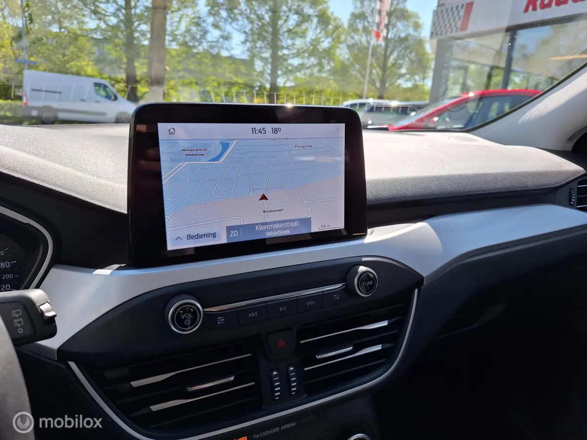 1.0 ECOBOOST TREND EDITION BUSINESS • Carplay • Airco •