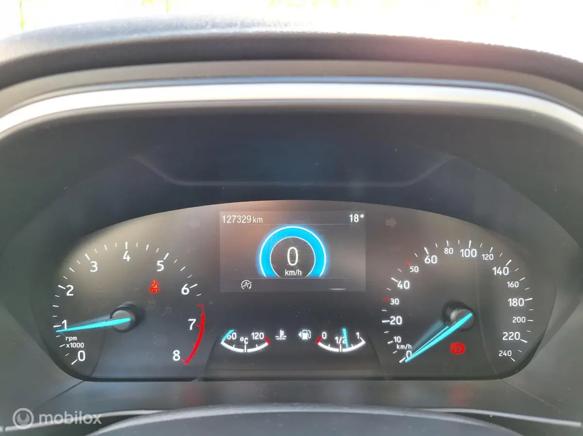 1.0 ECOBOOST TREND EDITION BUSINESS • Carplay • Airco •