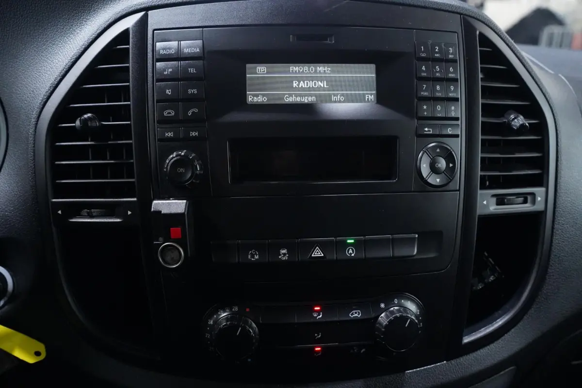 114 CDI 136 pk Lang Aut. Glazenwasser Edition Airco, Cruise Control, Imperiaal, Trekhaak 2.500 kg, 2-Zits