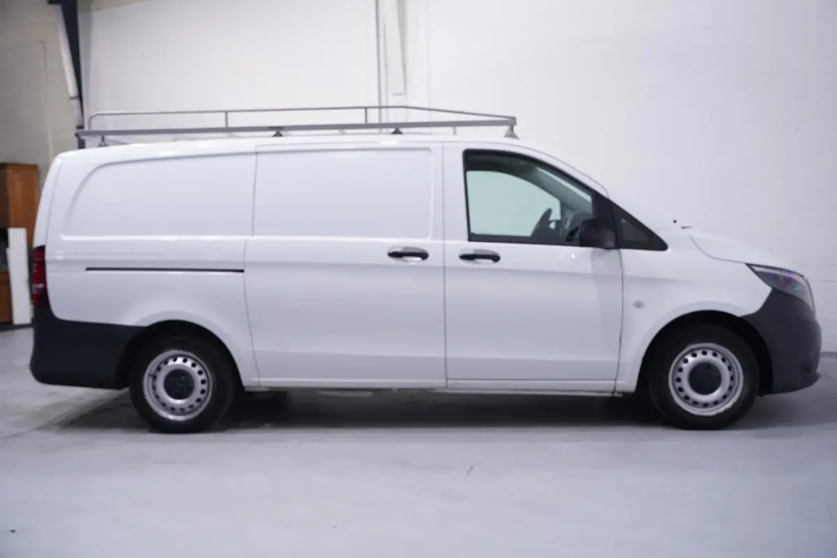 114 CDI 136 pk Lang Aut. Glazenwasser Edition Airco, Cruise Control, Imperiaal, Trekhaak 2.500 kg, 2-Zits