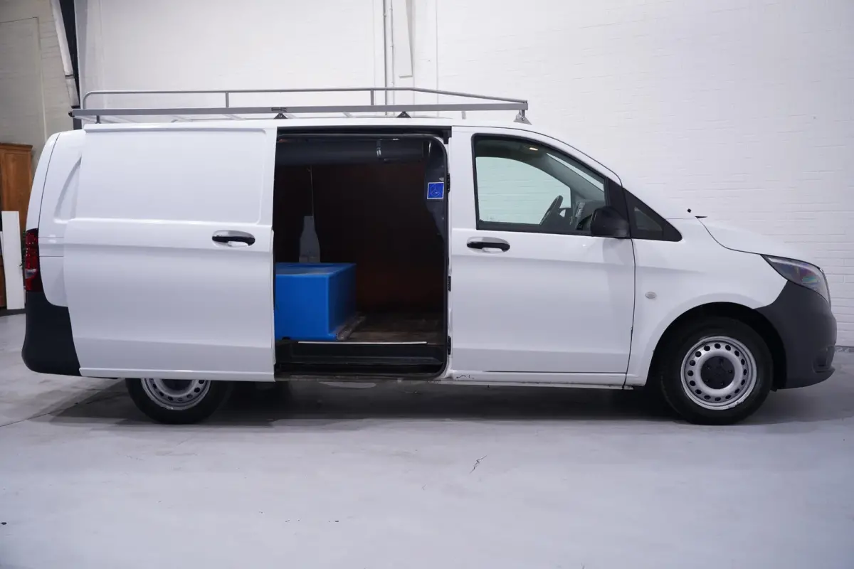 114 CDI 136 pk Lang Aut. Glazenwasser Edition Airco, Cruise Control, Imperiaal, Trekhaak 2.500 kg, 2-Zits