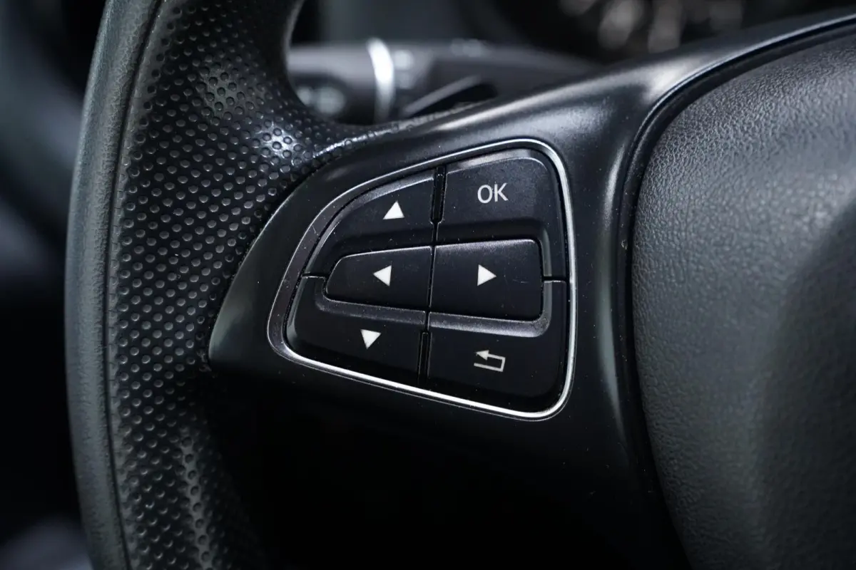 114 CDI 136 pk Lang Aut. Glazenwasser Edition Airco, Cruise Control, Imperiaal, Trekhaak 2.500 kg, 2-Zits