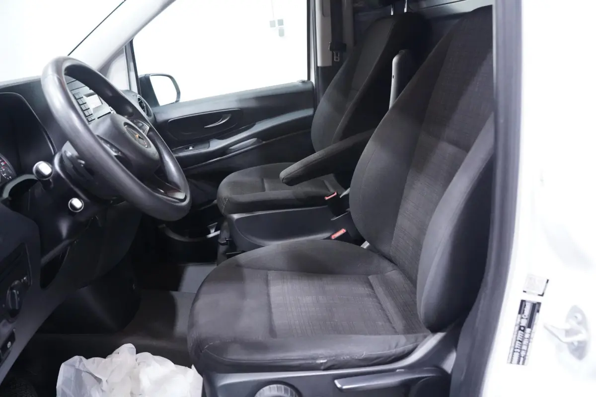 114 CDI 136 pk Lang Aut. Glazenwasser Edition Airco, Cruise Control, Imperiaal, Trekhaak 2.500 kg, 2-Zits