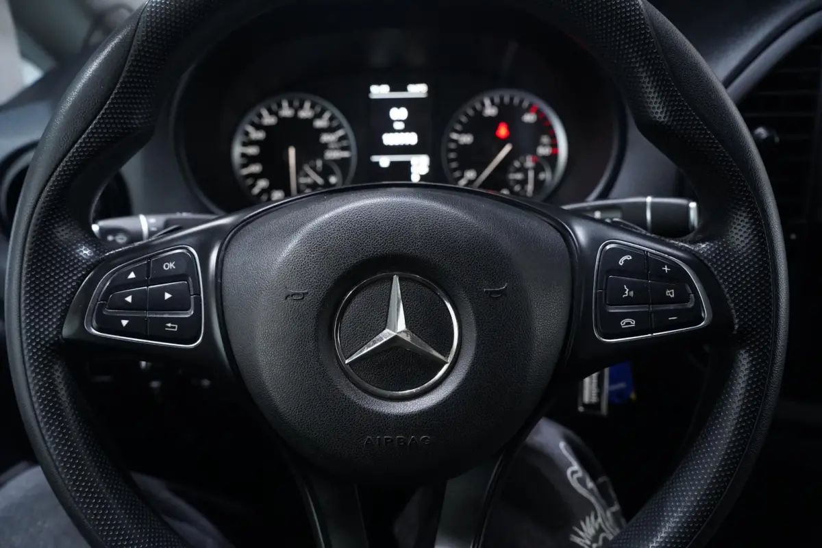 114 CDI 136 pk Lang Aut. Glazenwasser Edition Airco, Cruise Control, Imperiaal, Trekhaak 2.500 kg, 2-Zits