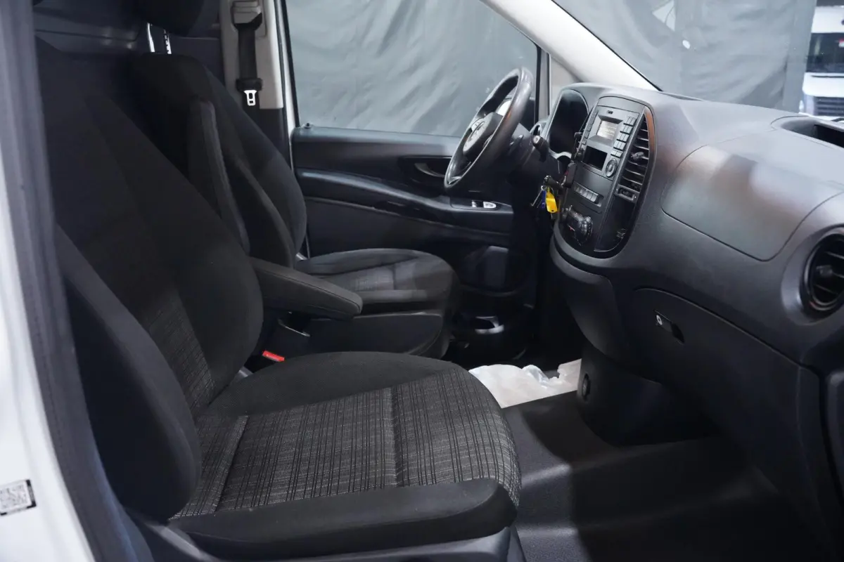 114 CDI 136 pk Lang Aut. Glazenwasser Edition Airco, Cruise Control, Imperiaal, Trekhaak 2.500 kg, 2-Zits