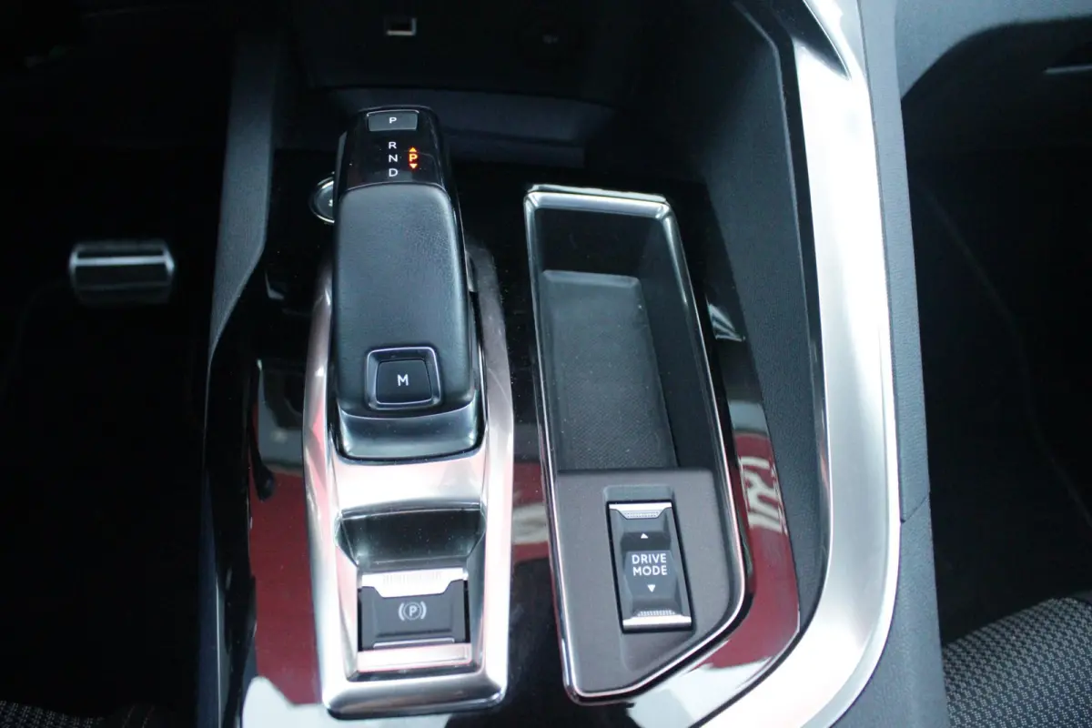 1.6 180PK AUTOMAAT GT | PANORAMA SCHUIF/KANTEL DAK | FOCAL AUDIO SYSTEM | 7-PERSOONS! | NAVIGATIE | APPLE CARPLAY/ANDROID AUTO | ADAPTIVE CRUISE CONTROL | BLACK PACK | FULL LED KOPLAMPEN | D